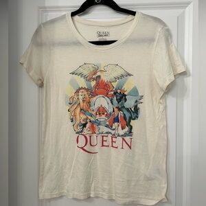 Vintage Style Queen T-Shirt